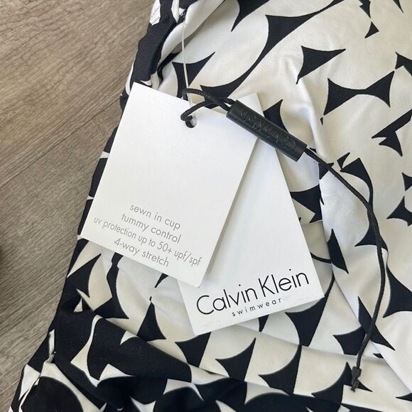 Calvin Klein Print Blocked Twist Swimsuit-black White-6 - Picture 5 of 6